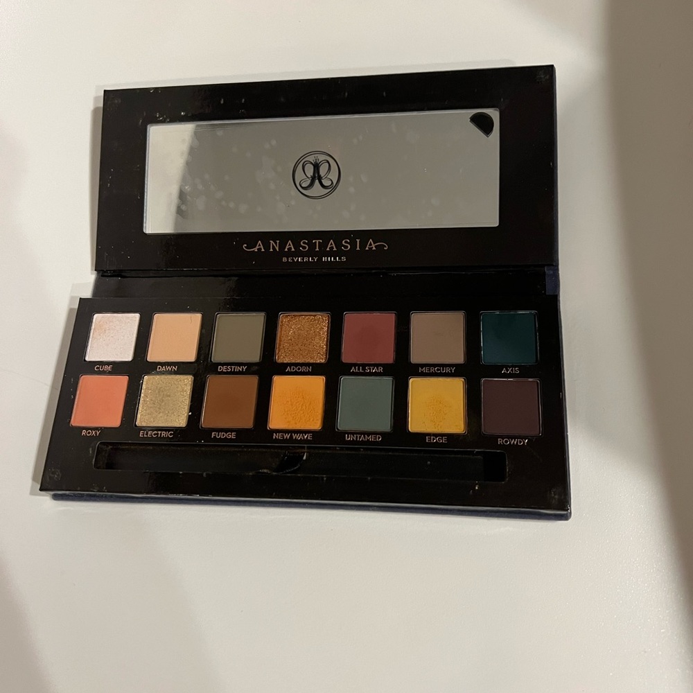 anastasia subculture pallet